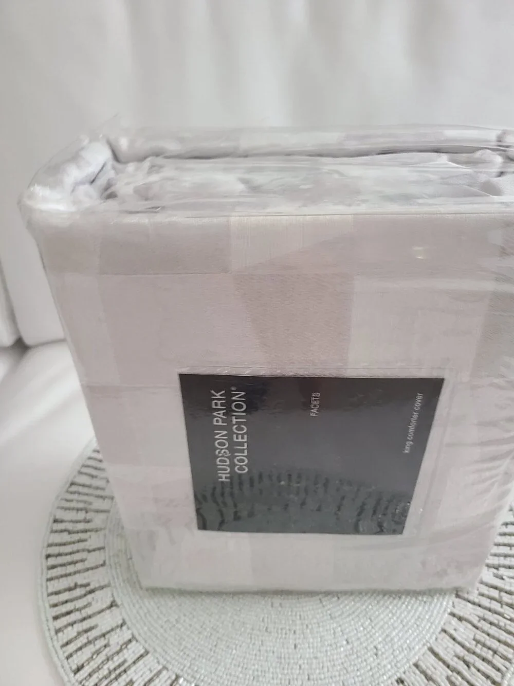 Hudson Park Facets king duvet